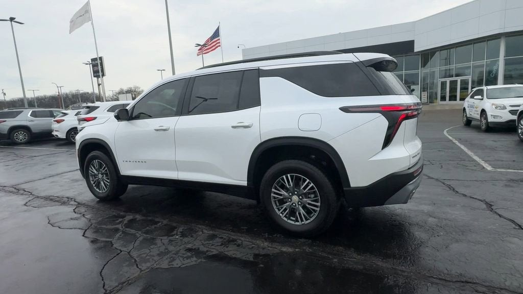 2024 Chevrolet Traverse LT