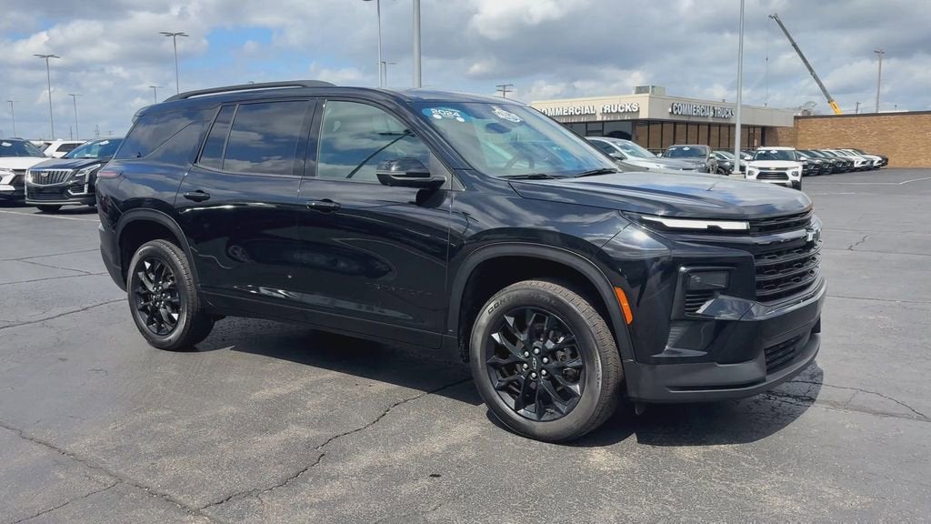 2024 Chevrolet Traverse LT