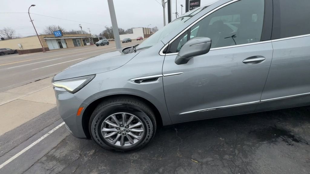 2023 Buick Enclave Essence