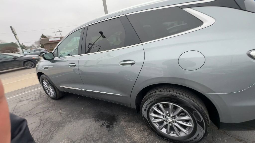 2023 Buick Enclave Essence