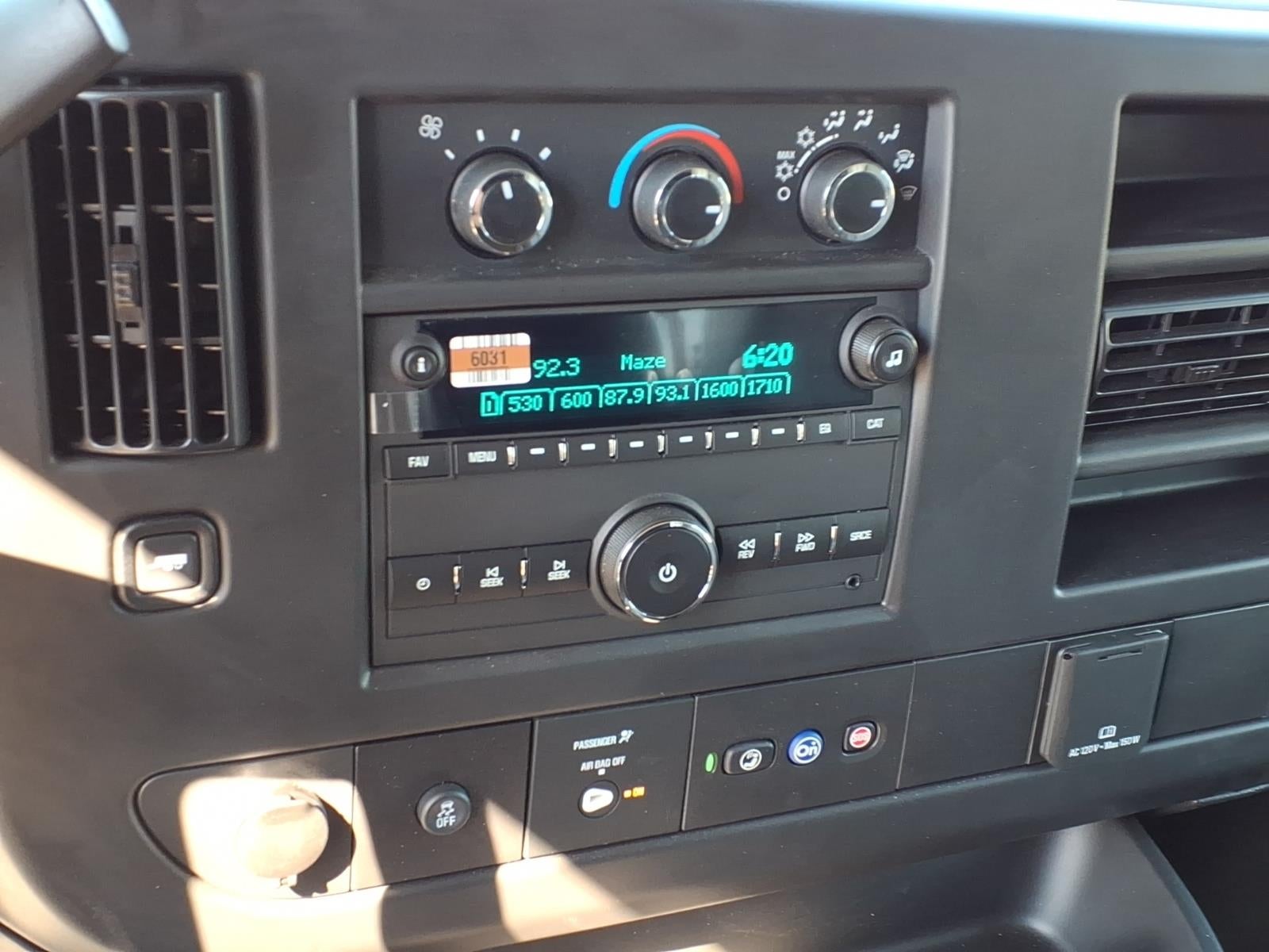 2025 GMC Savana Cutaway 3500 1WT