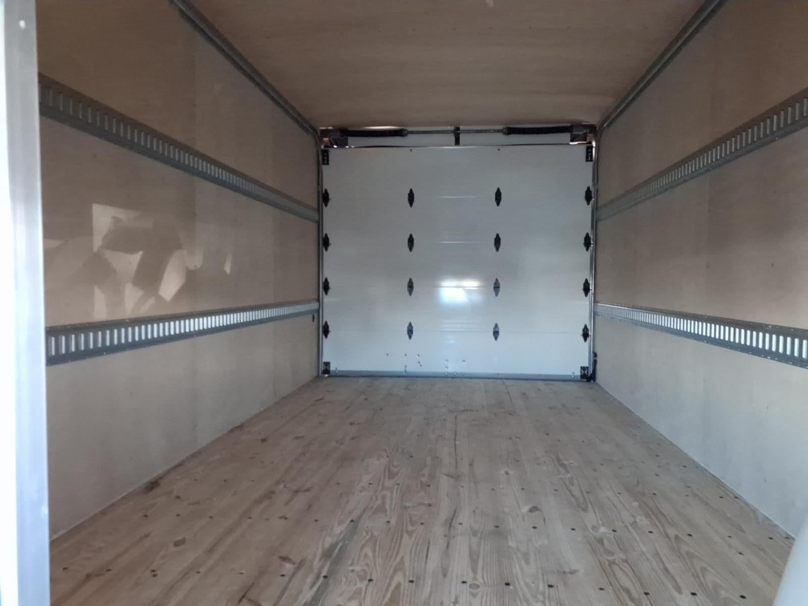 2025 GMC Savana Cutaway 3500 1WT