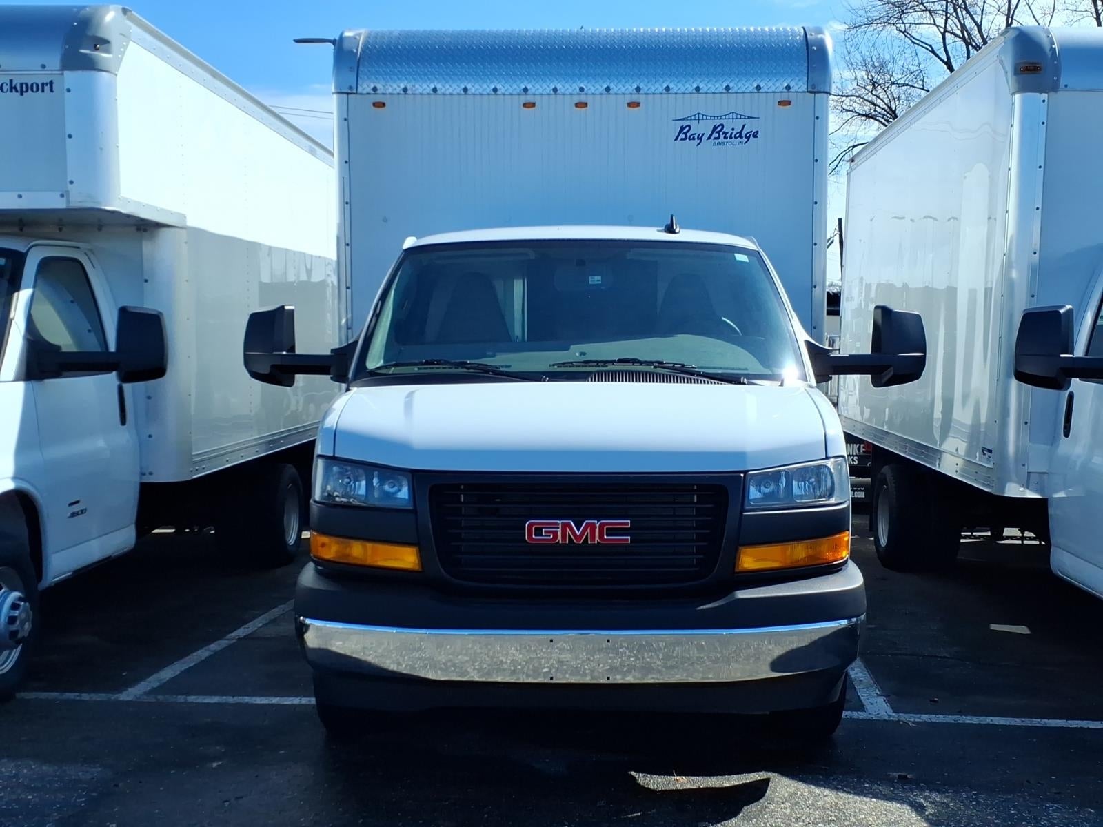 2025 GMC Savana Cutaway 3500 1WT