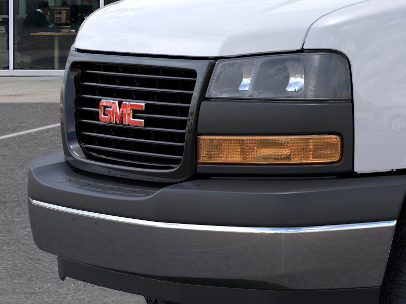 2025 GMC Savana Cutaway 3500 1WT
