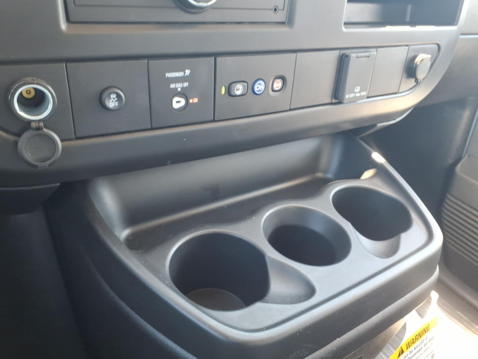 2026 GMC Savana Cutaway 3500 1WT