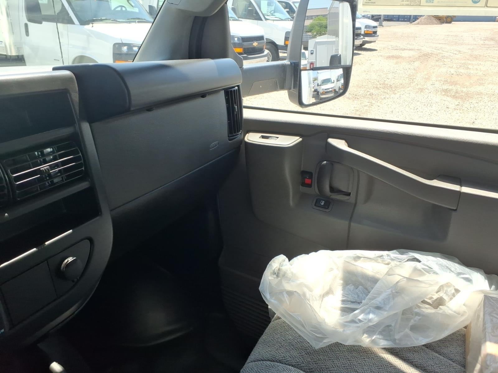 2026 GMC Savana Cutaway 3500 1WT