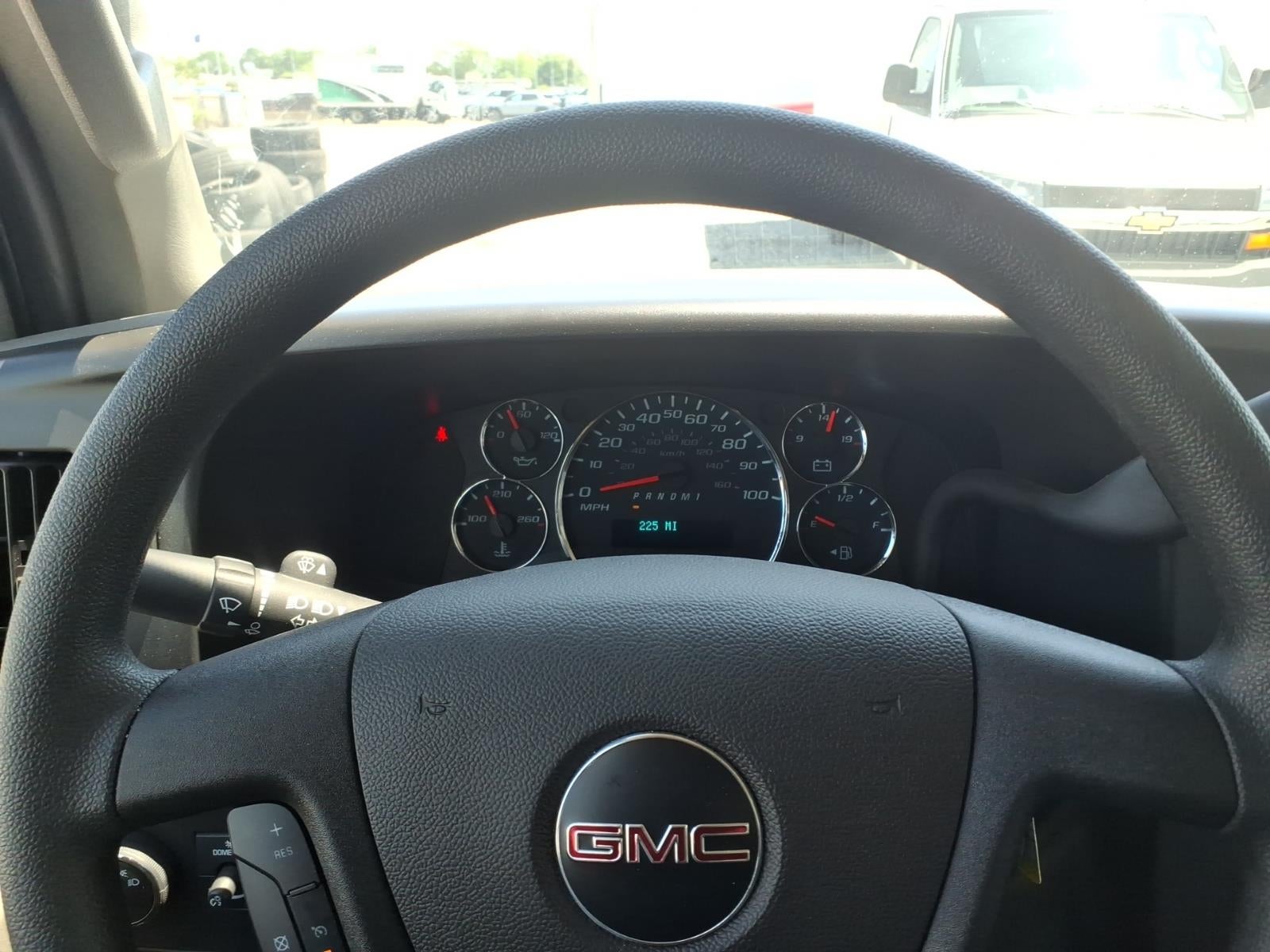 2026 GMC Savana Cutaway 3500 1WT