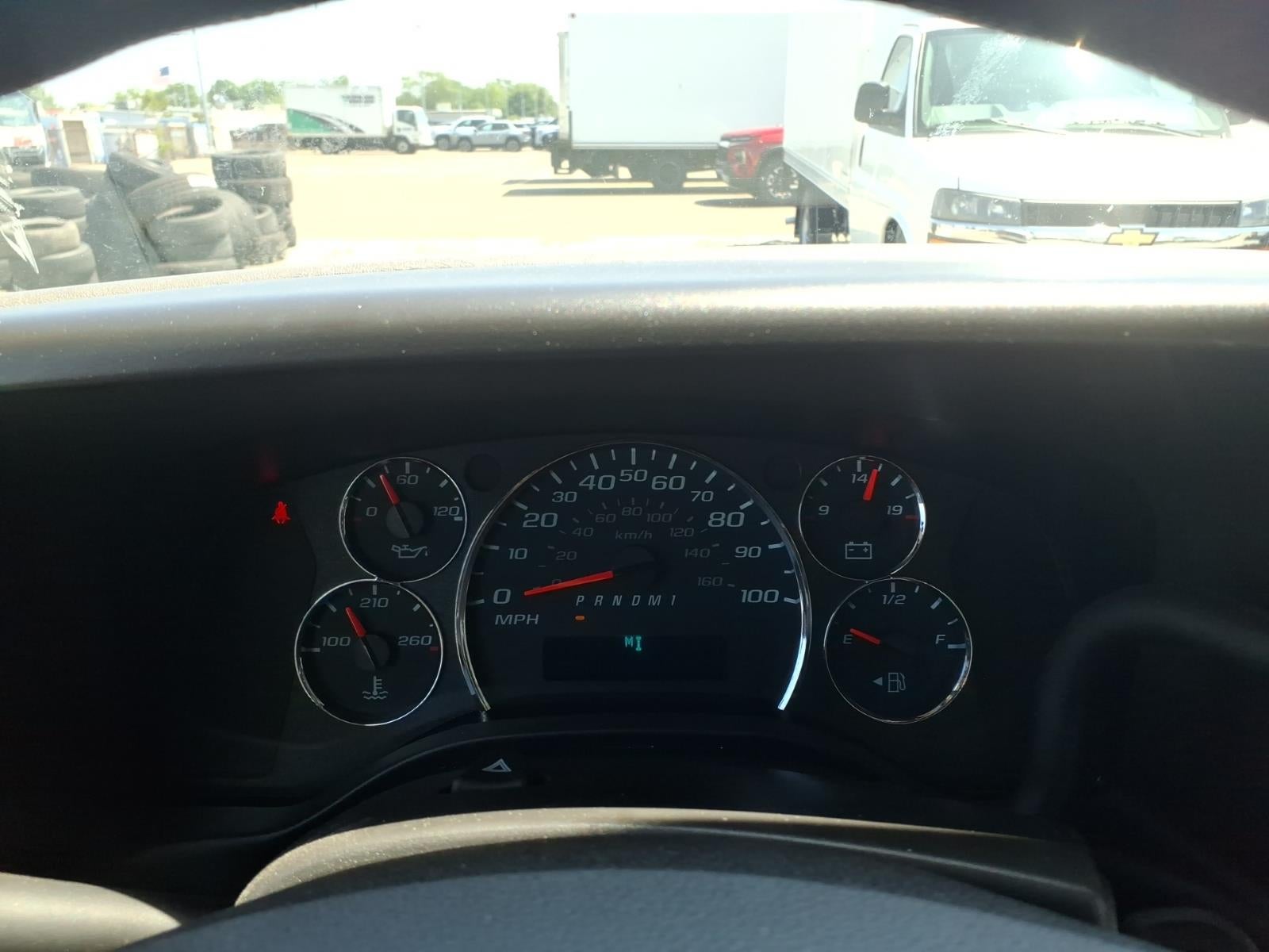2026 GMC Savana Cutaway 3500 1WT