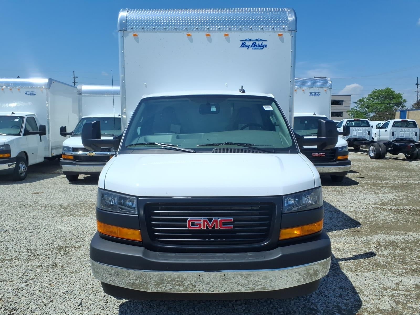 2026 GMC Savana Cutaway 3500 1WT
