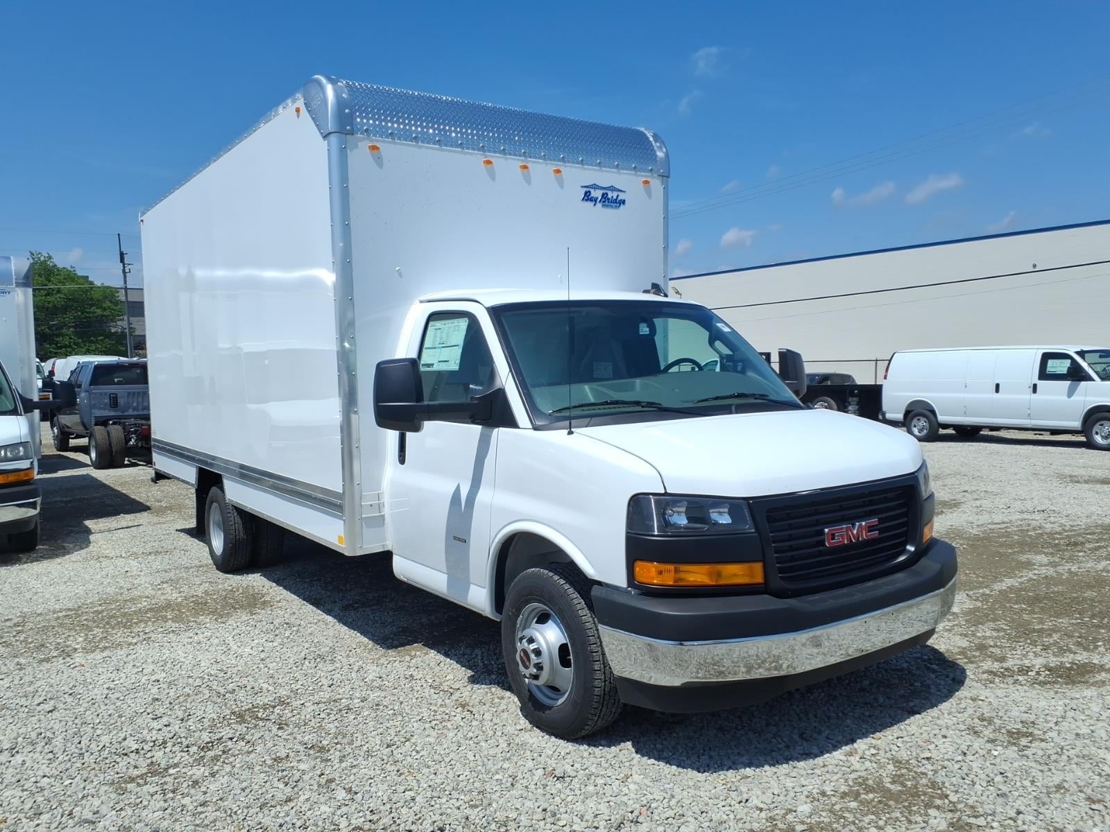 2026 GMC Savana Cutaway 3500 1WT