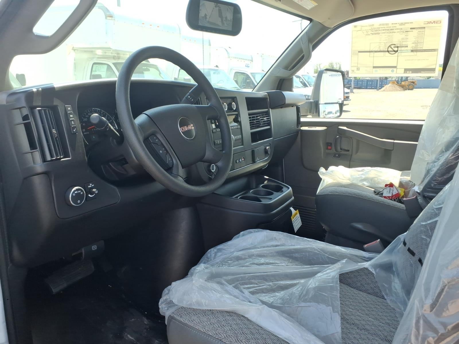 2026 GMC Savana Cutaway 3500 1WT