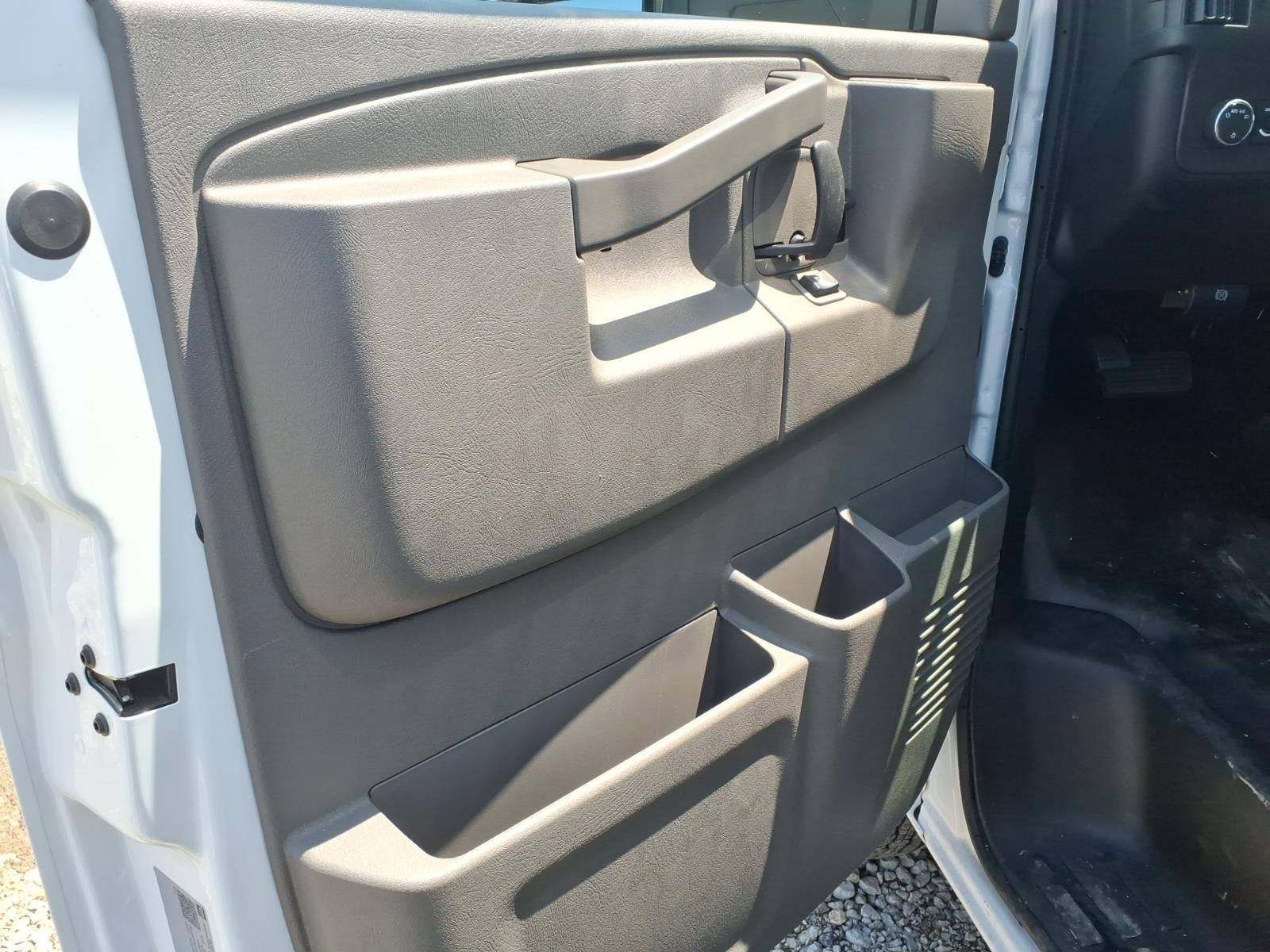 2026 GMC Savana Cutaway 3500 1WT