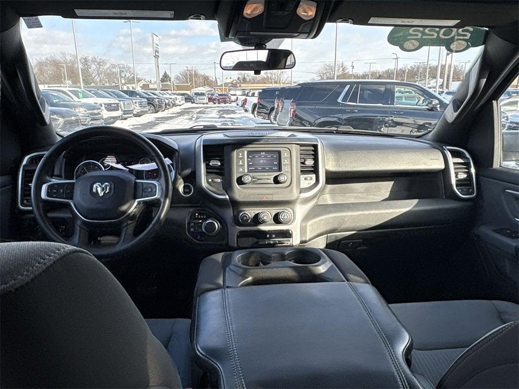 2022 RAM 1500 Big Horn Crew Cab 4x4 5'7" Box