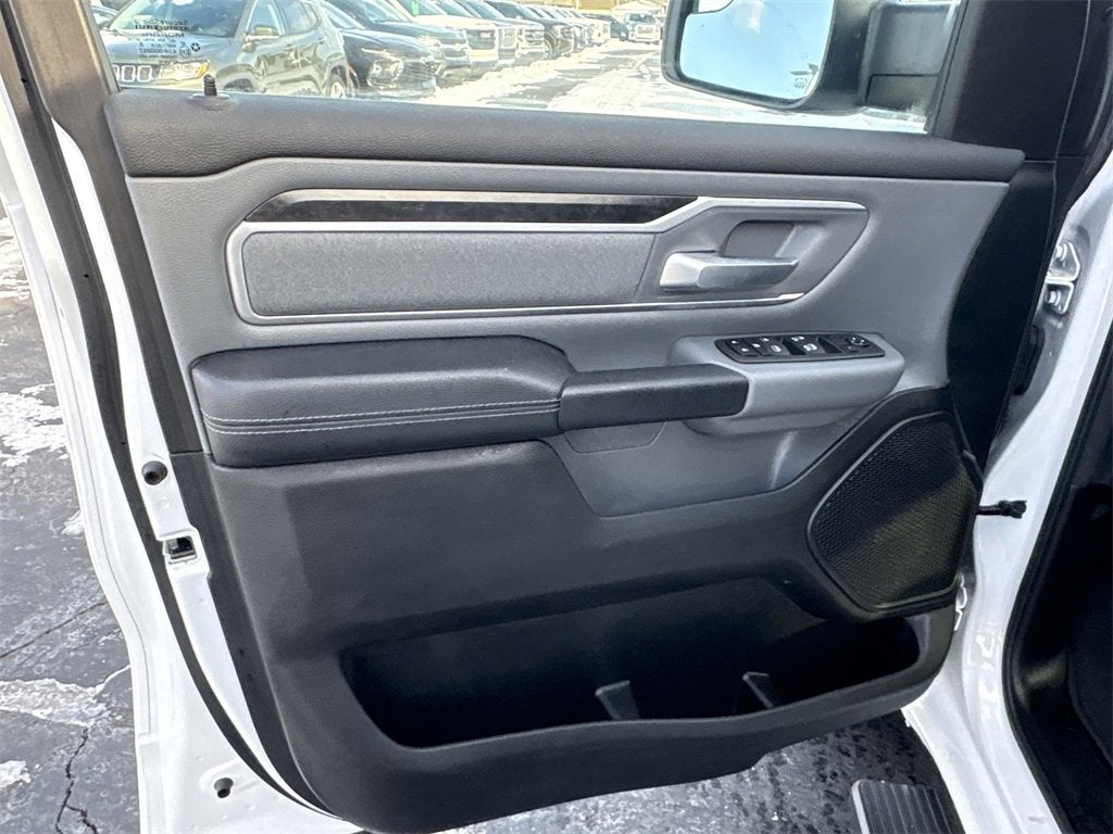 2022 RAM 1500 Big Horn Crew Cab 4x4 5'7" Box