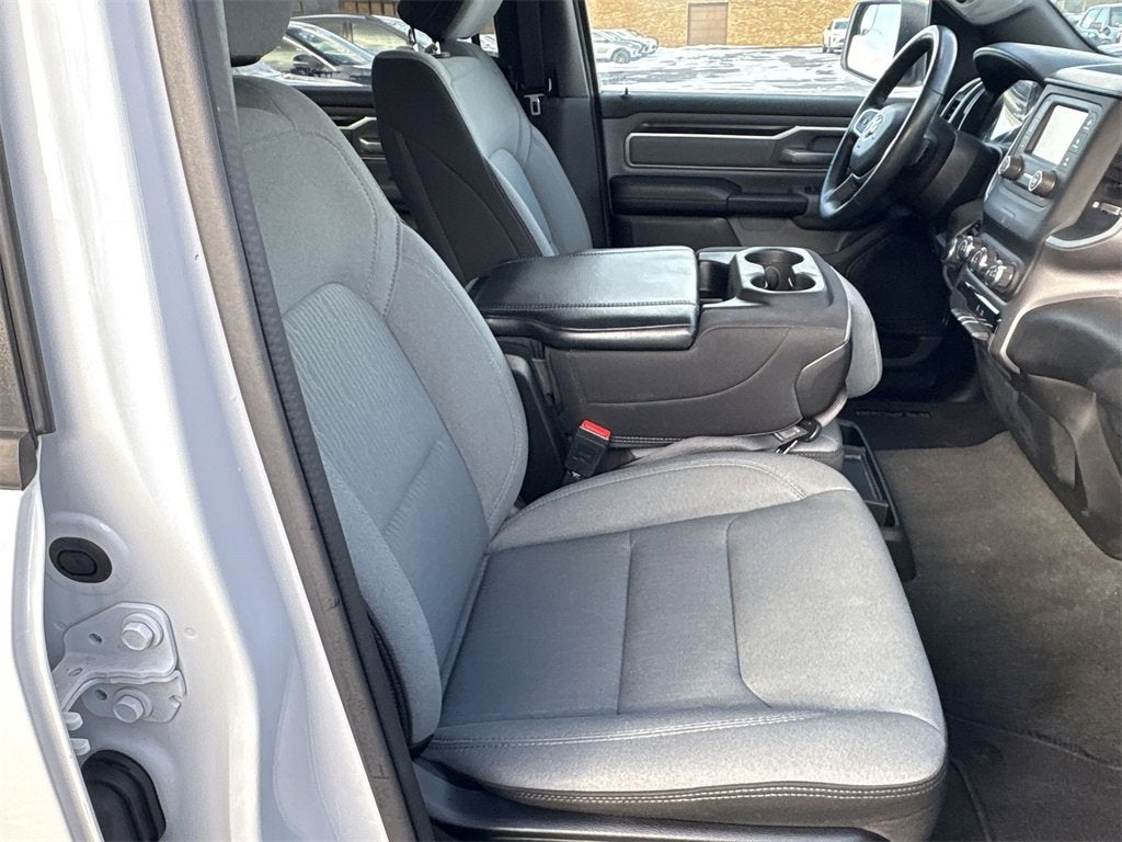 2022 RAM 1500 Big Horn Crew Cab 4x4 5'7" Box