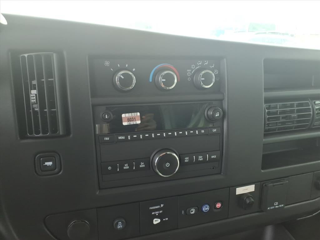 2024 Chevrolet Express Cutaway 3500 1WT