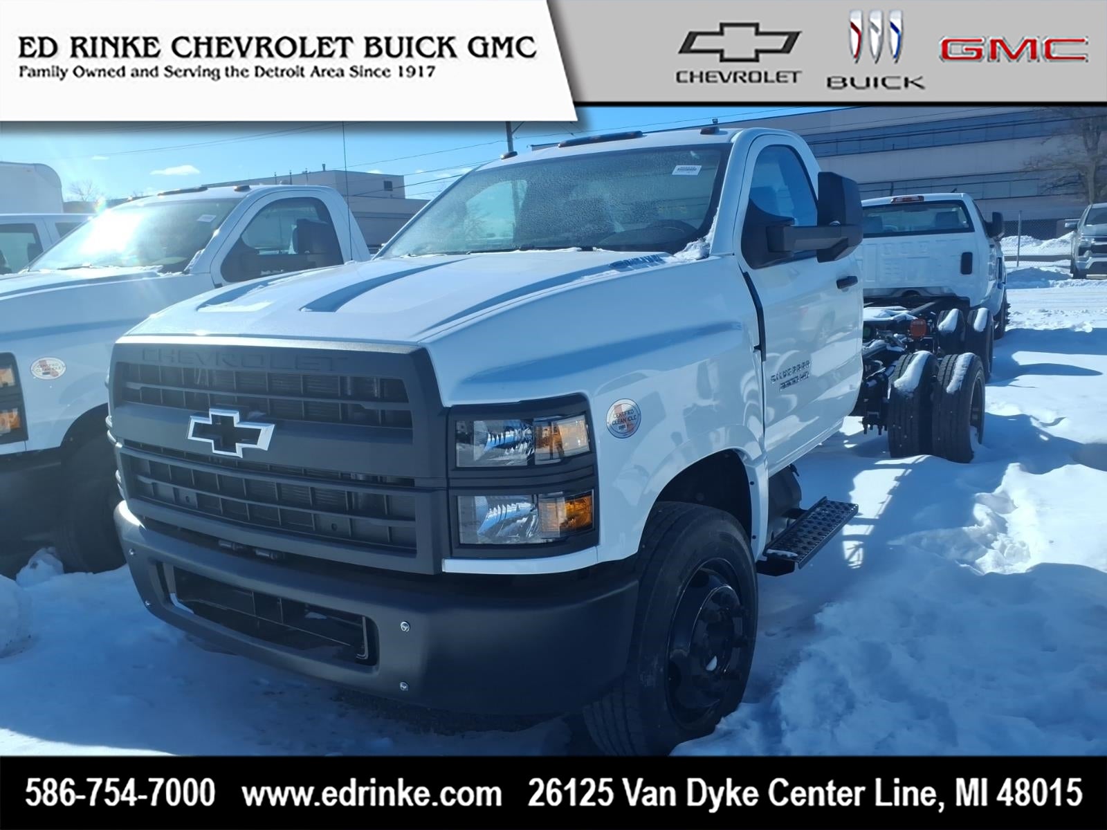 2025 Chevrolet Express Cutaway 3500 1WT