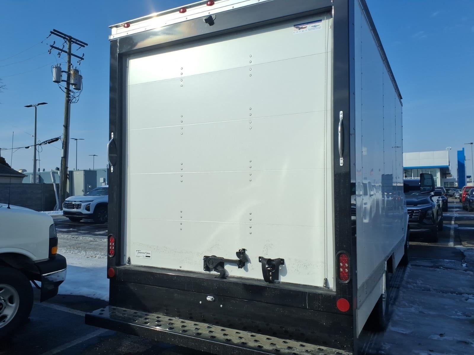 2025 Chevrolet Express Cutaway 3500 1WT