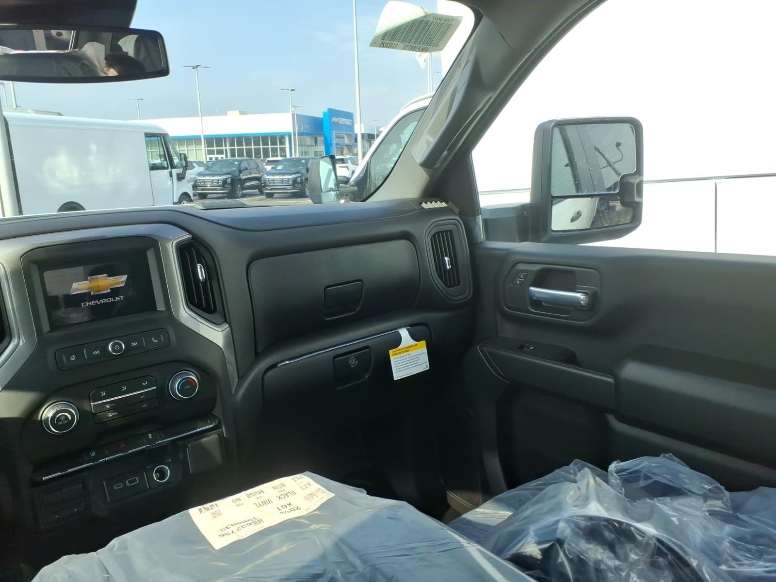 2024 Chevrolet Express Cutaway 3500 1WT