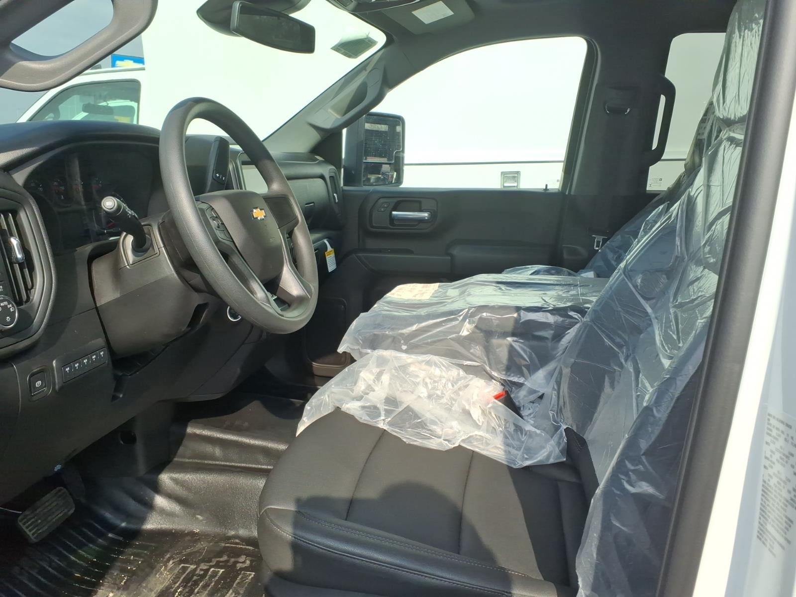 2024 Chevrolet Express Cutaway 3500 1WT