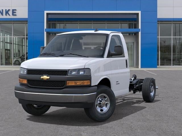 2025 Chevrolet Express Cutaway 3500 1WT