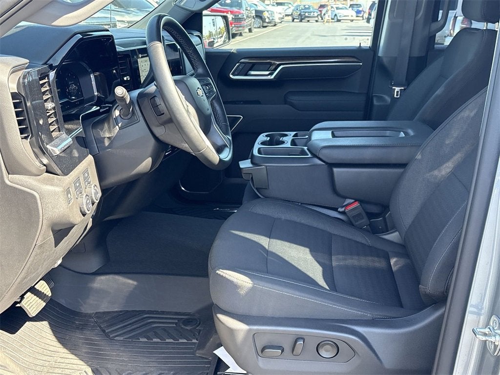 2025 Chevrolet Silverado 1500 LT (2FL)