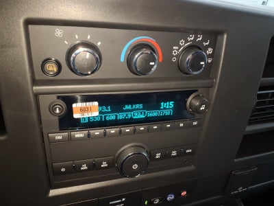 2025 Chevrolet Express Cargo WT