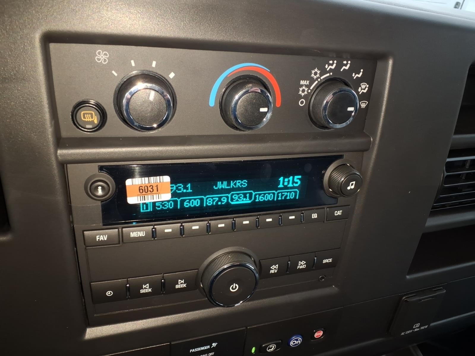 2025 Chevrolet Express Cargo WT