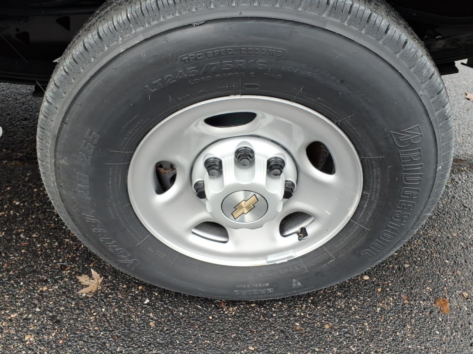 2025 Chevrolet Express Cargo WT