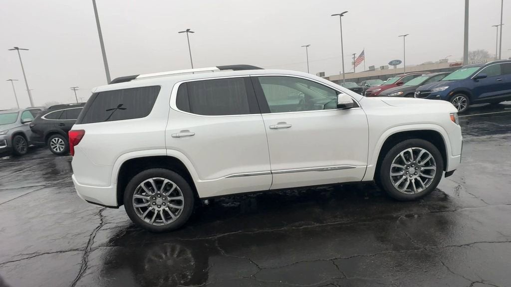 2023 GMC Acadia Denali