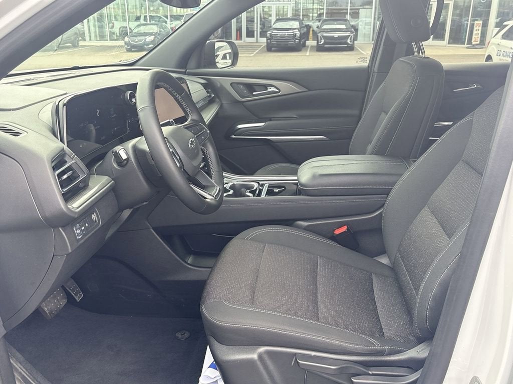 2024 Chevrolet Traverse LS