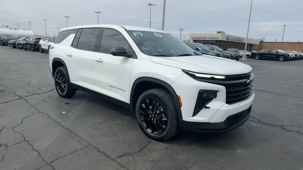 2024 Chevrolet Traverse LS
