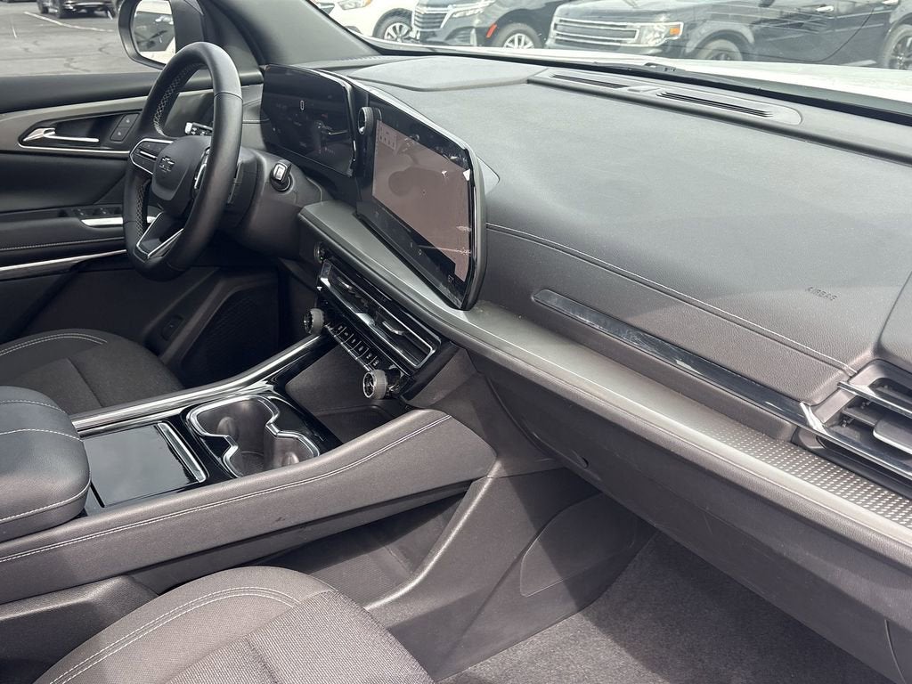 2024 Chevrolet Traverse LS