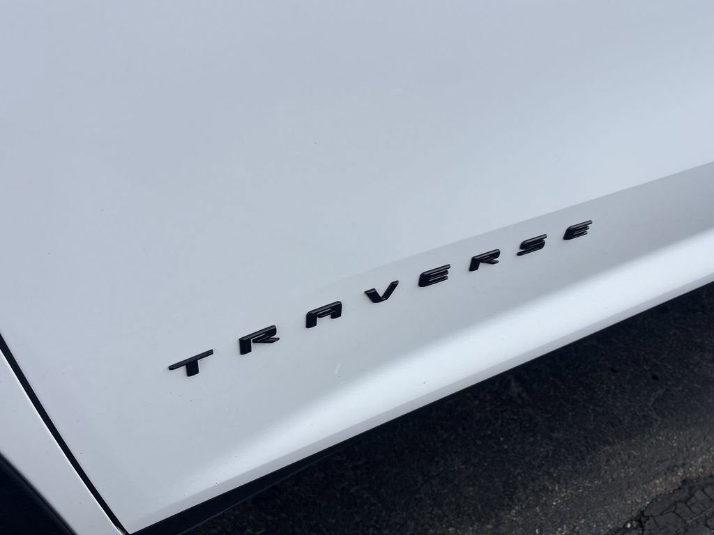 2024 Chevrolet Traverse LS