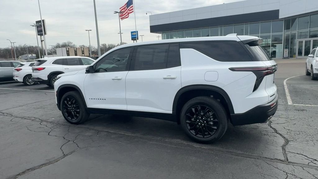 2024 Chevrolet Traverse LS