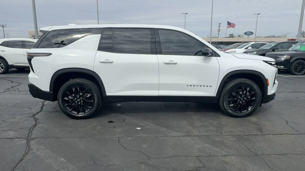 2024 Chevrolet Traverse LS