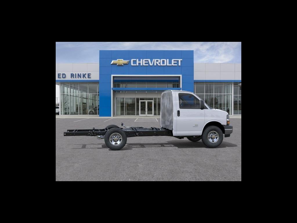 2026 Chevrolet Express Cutaway 3500 1WT
