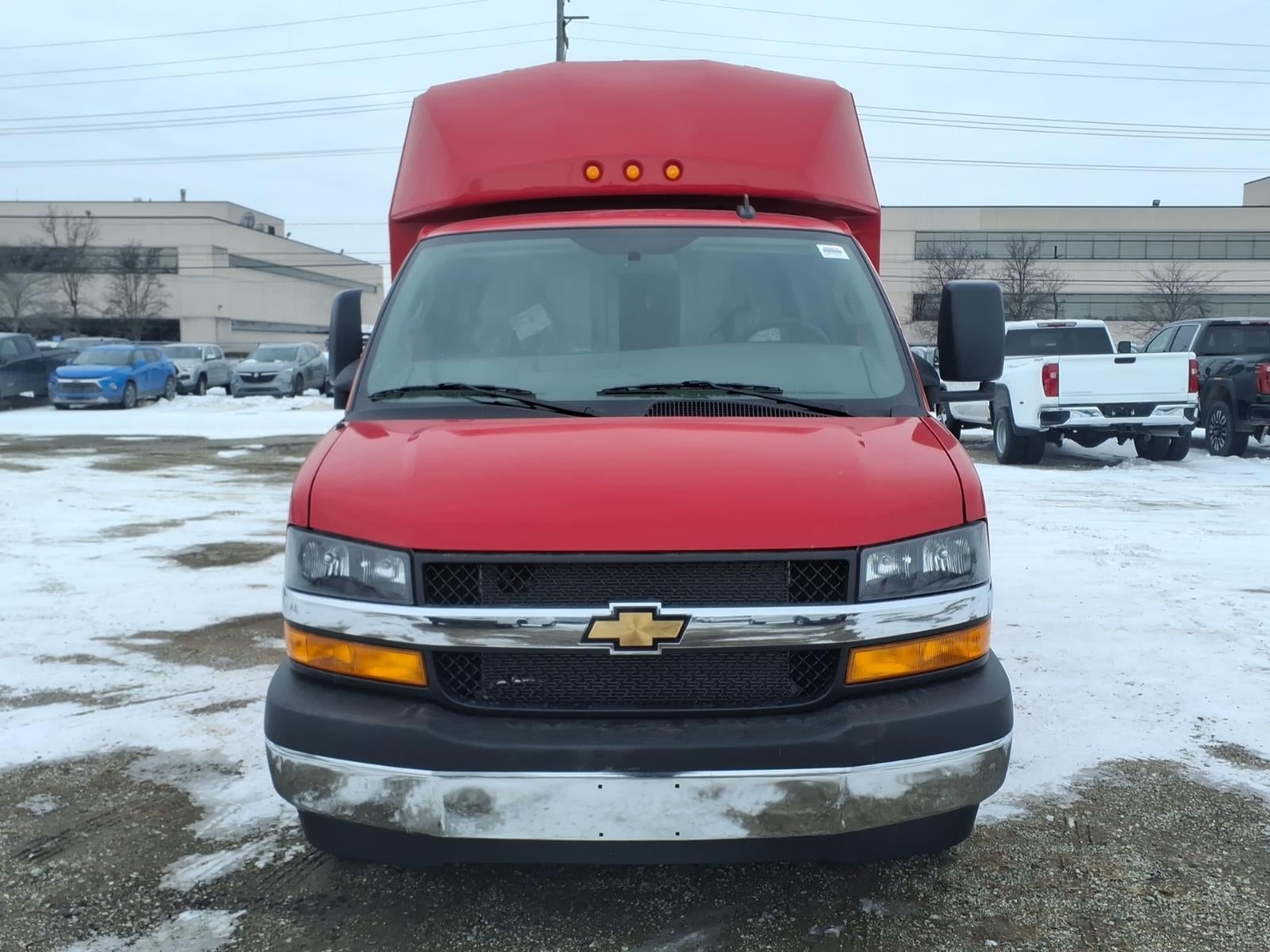 2026 Chevrolet Express Cutaway 3500 1WT