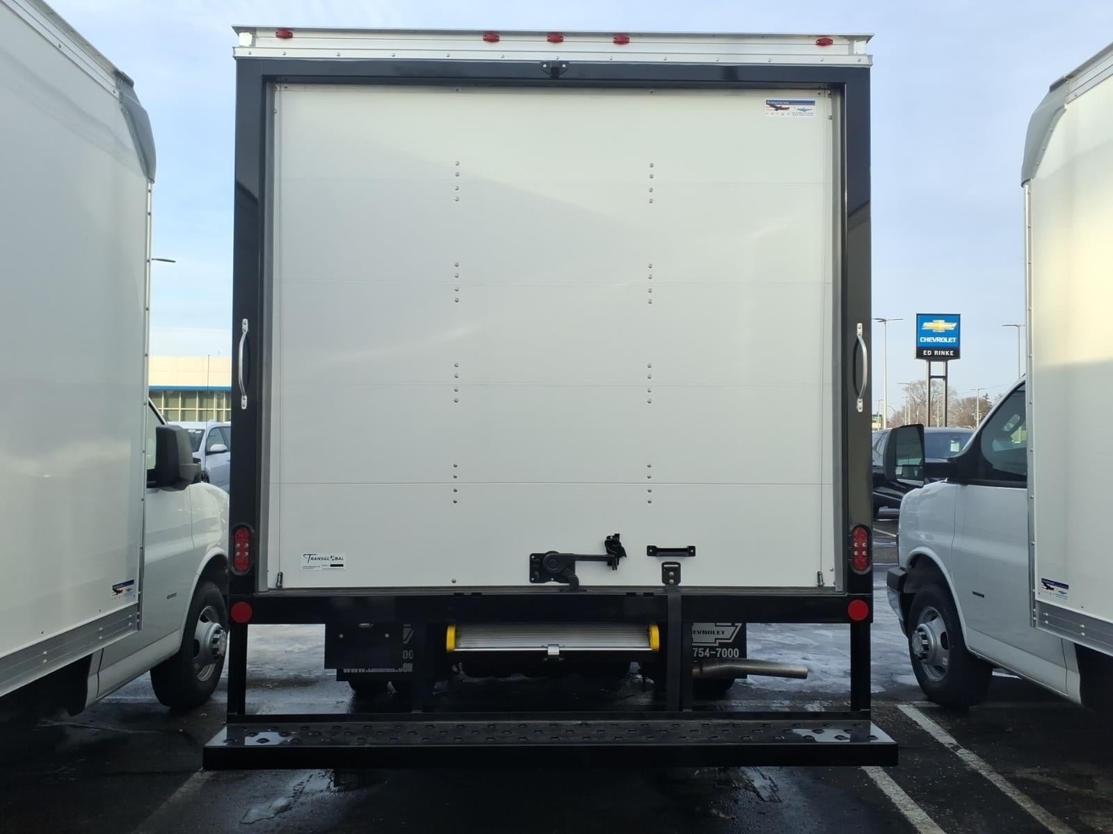 2026 Chevrolet Express Cutaway 3500 1WT