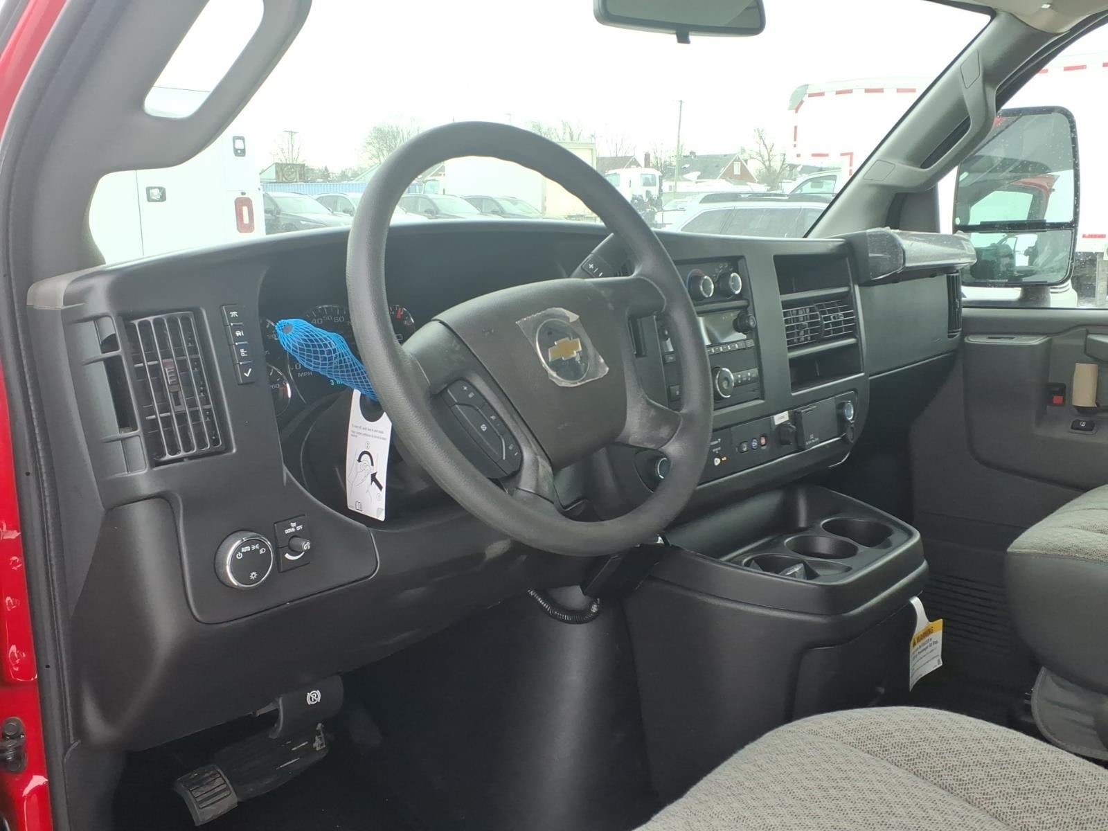 2026 Chevrolet Express Cutaway 3500 1WT