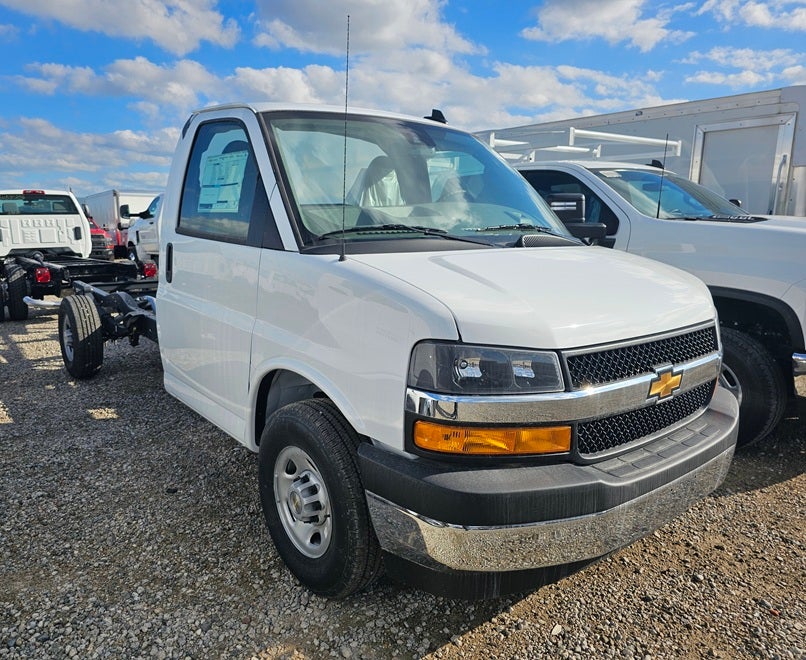 2024 Chevrolet Express Cutaway 3500 1WT