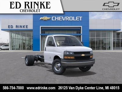 2025 Chevrolet Express Cutaway 3500 1WT
