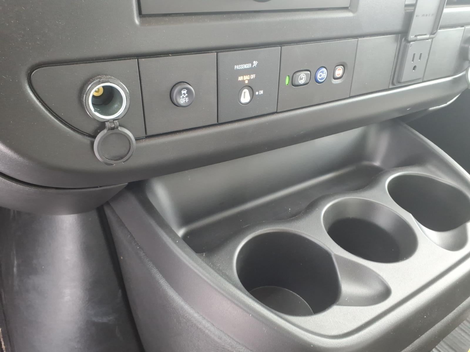 2025 Chevrolet Express Cutaway 3500 1WT