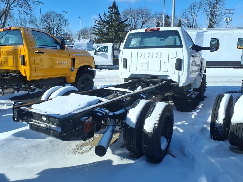 2025 Chevrolet Express Cutaway 3500 1WT