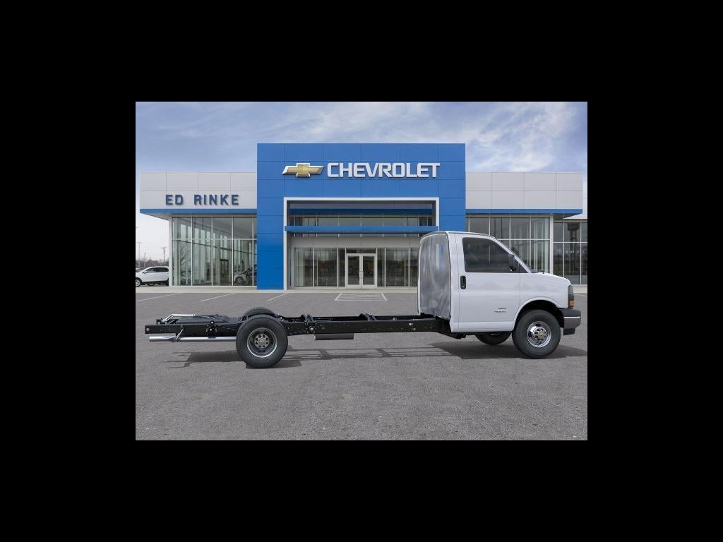 2025 Chevrolet Express Cutaway 3500 1WT