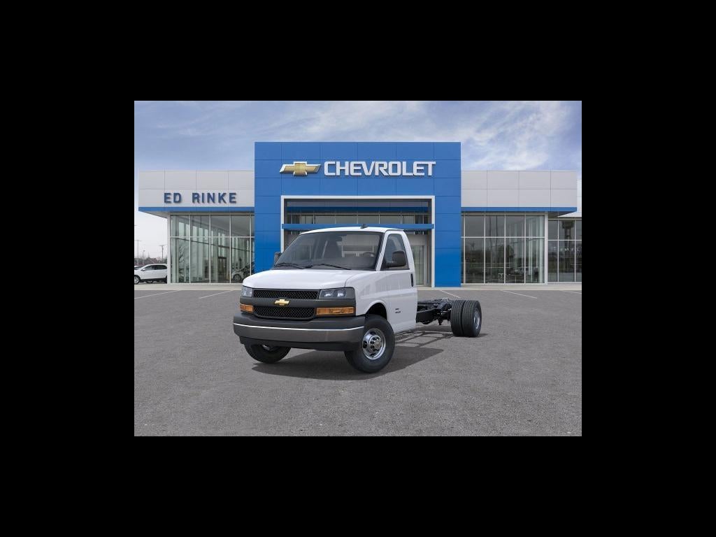 2025 Chevrolet Express Cutaway 3500 1WT