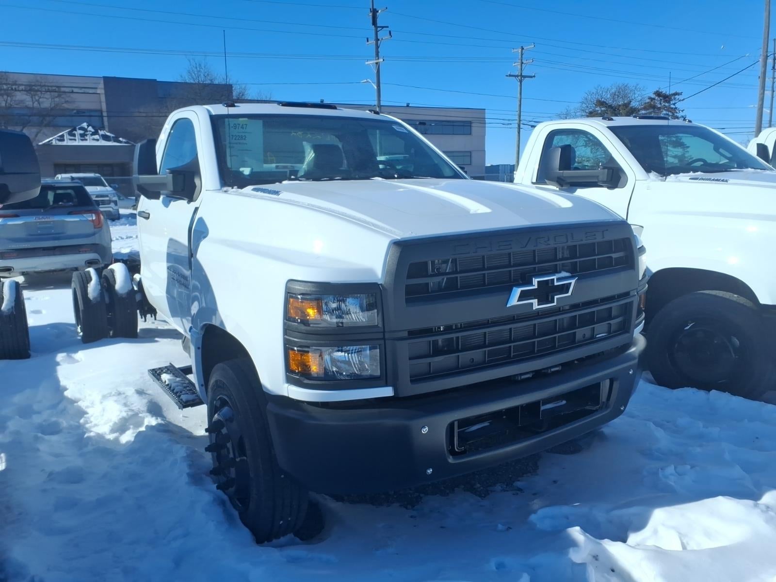 2025 Chevrolet Express Cutaway 3500 1WT