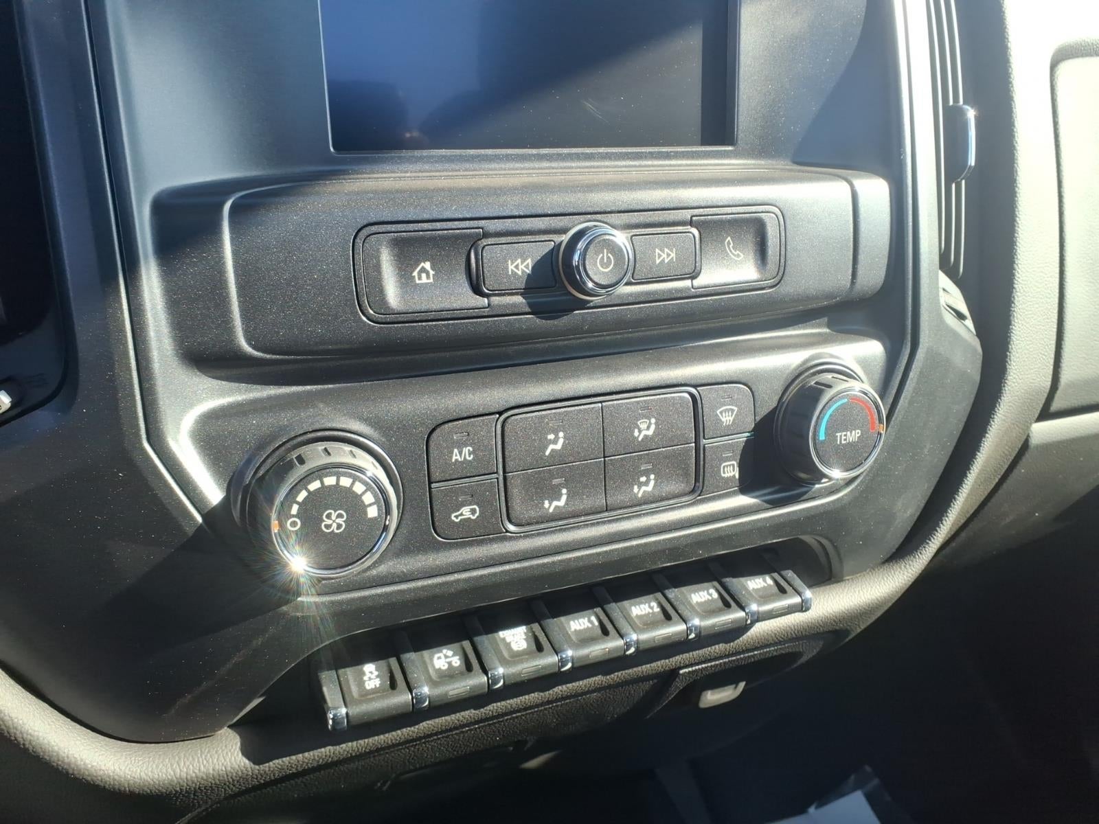 2025 Chevrolet Silverado 5500 HD Work Truck