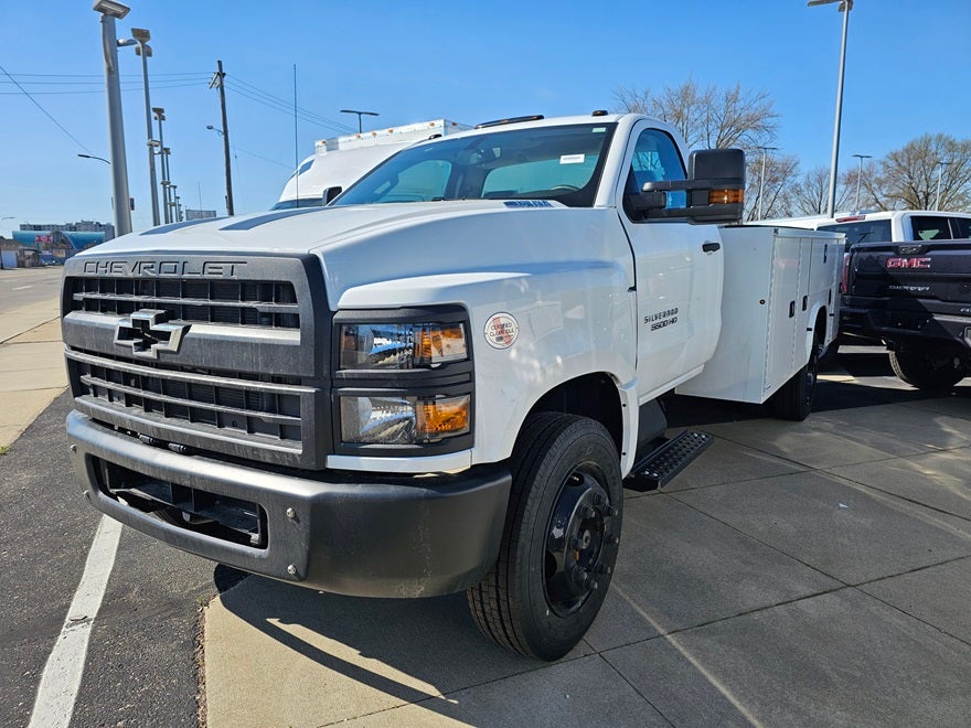 2023 Chevrolet Silverado 5500 HD Work Truck