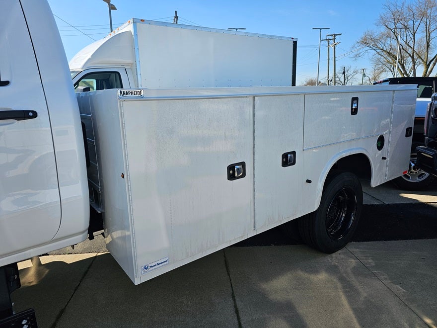 2023 Chevrolet Silverado 5500 HD Work Truck